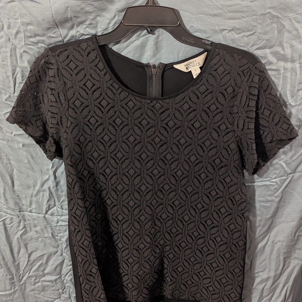 Market & Spruce Black Fitted Graphic Tee